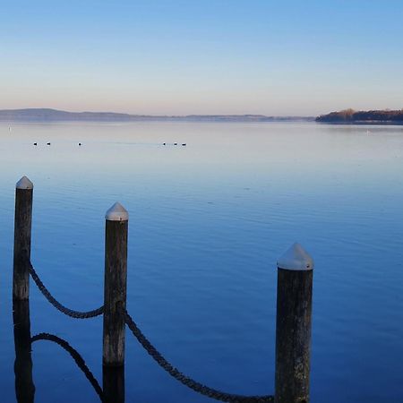 Idyllisches-Blockbohlenhaus-Mit-Eigenem-Garten-Und-Sauna-Zum-Wohlfuehlen Martensrade Bagian luar foto
