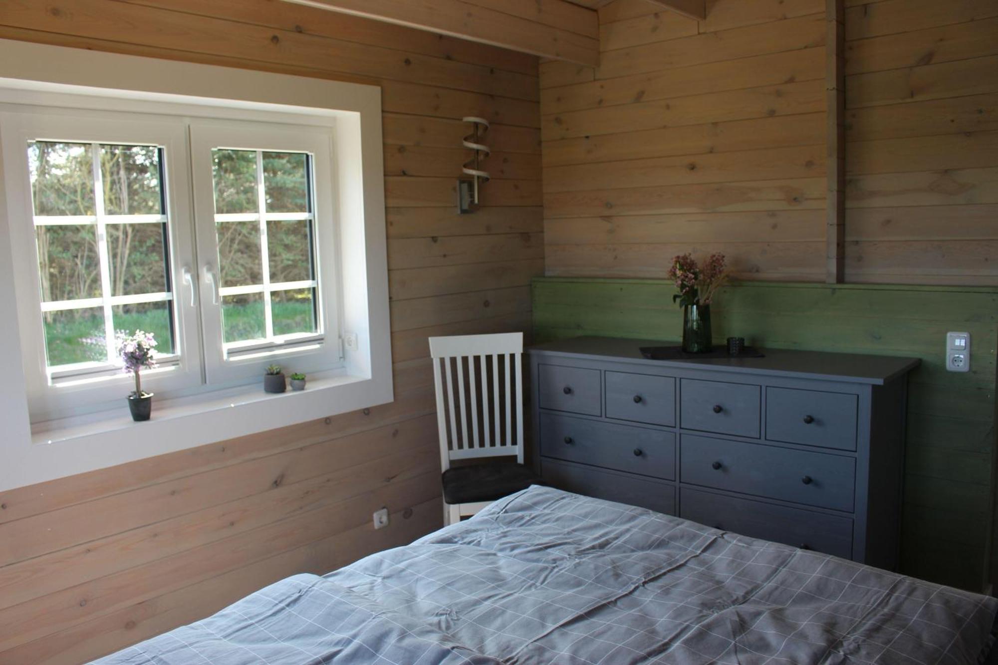 Idyllisches-Blockbohlenhaus-Mit-Eigenem-Garten-Und-Sauna-Zum-Wohlfuehlen Martensrade Bagian luar foto